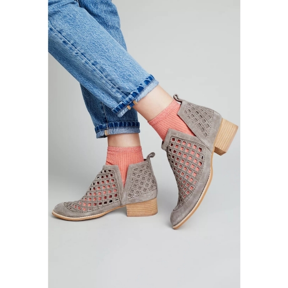 Jeffrey Campbell Suede Taggart Ankle Boots Size 8 Anthropologie - Picture 1 of 16